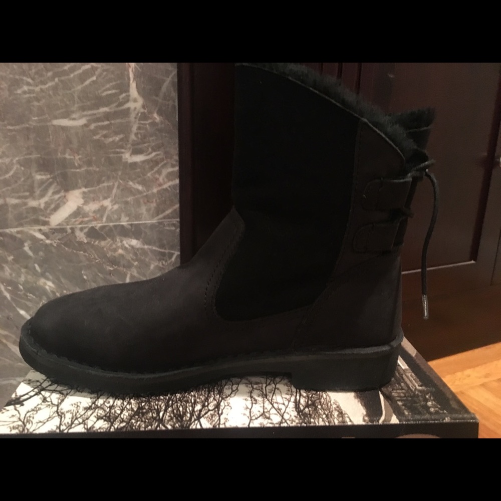 UGG Naiyah black shearling lined boots size 7.5 - Picture 4 of 6